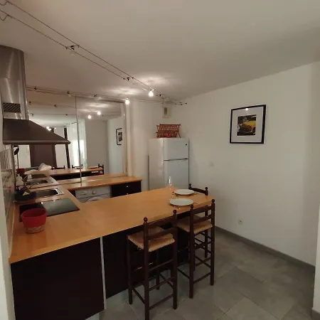 Essential Near Stadium Air Conditioning Et Private Parking Appartement