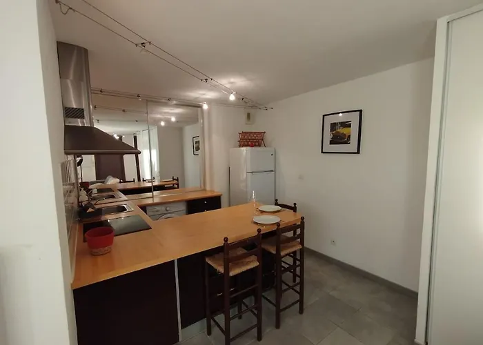 Essential Near Stadium Air Conditioning Et Private Parking Appartement