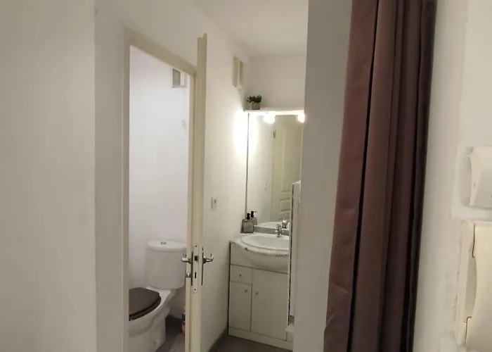 Essential Near Stadium Air Conditioning Et Private Parking *