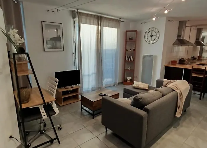 Appartement Essential Near Stadium Air Conditioning Et Private Parking